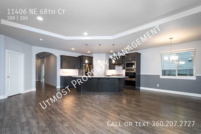 Building Photo - Custom-built 3BD Pacific Lifestyle ranch h...