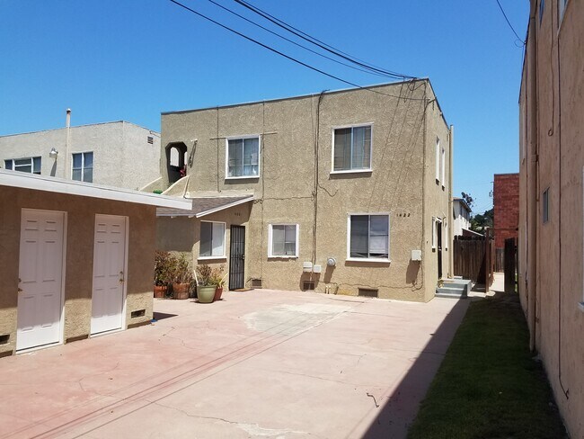 Triplex behind house - 1422 Orizaba Ave
