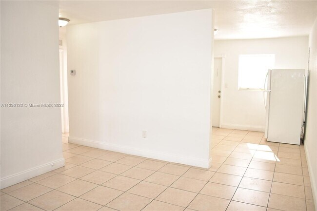 Foto del edificio - 633 NW 6th Ct