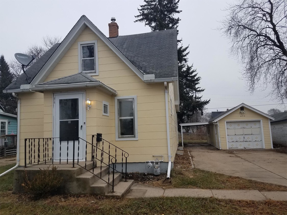 Primary Photo - 2710 Hanson St