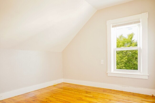 Building Photo - 15 Washburn St