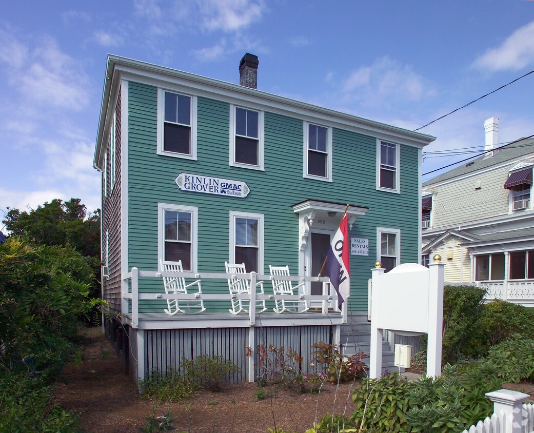 Building Photo - 162 Commercial St