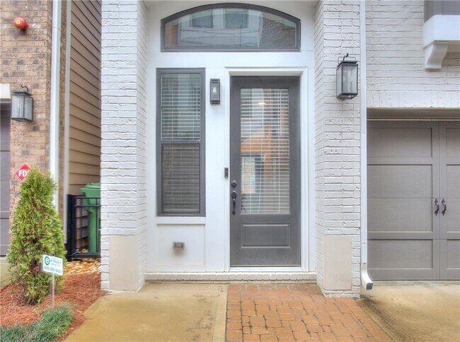 Foto del edificio - 511 Broadview Pl NE