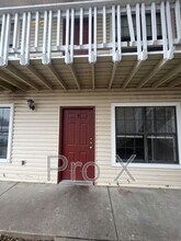 Building Photo - 1001 S St Louis Ave