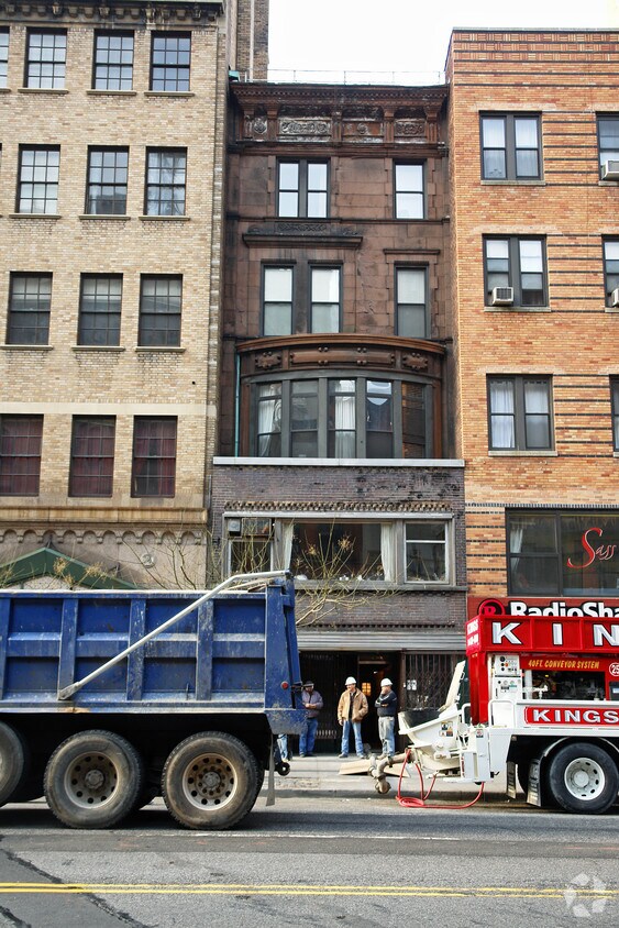 Building Photo - 238 W 72nd St
