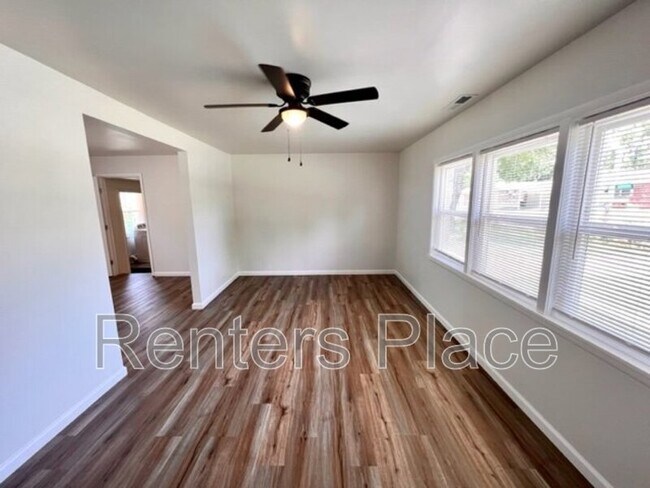 Foto del edificio - 5746 S Rockford Ave