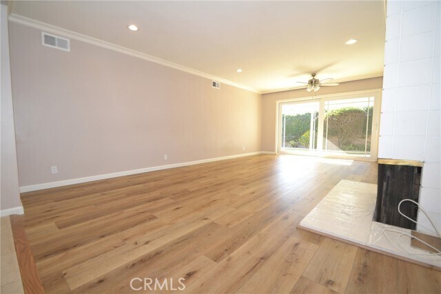 Foto del edificio - 23449 Evalyn Ave