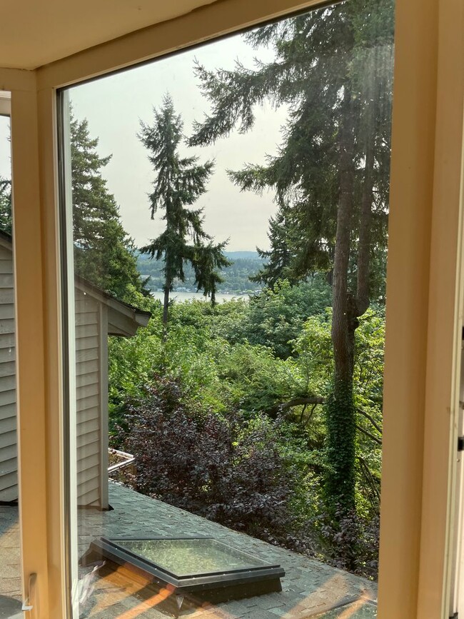 Foto del edificio - Mercer Island Beauty 4bed/2.5bath Home