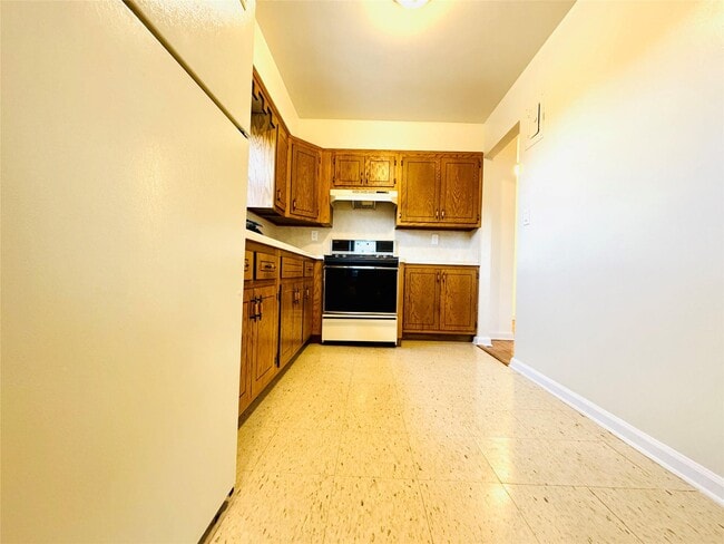 Building Photo - 41-07 56th St