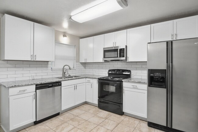 Foto del edificio - 3205 June St