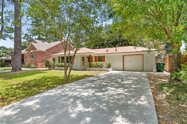 Foto del edificio - 6023 Pineshade Ln