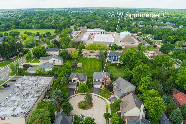 Building Photo - 28 W Summerset Ct