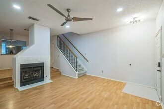 Building Photo - 1411 Gracy Farms Ln