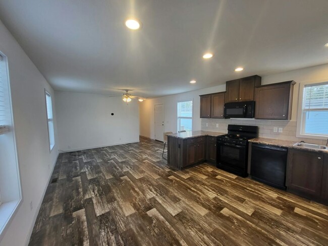 Foto del edificio - 54 Meadowlark Ln