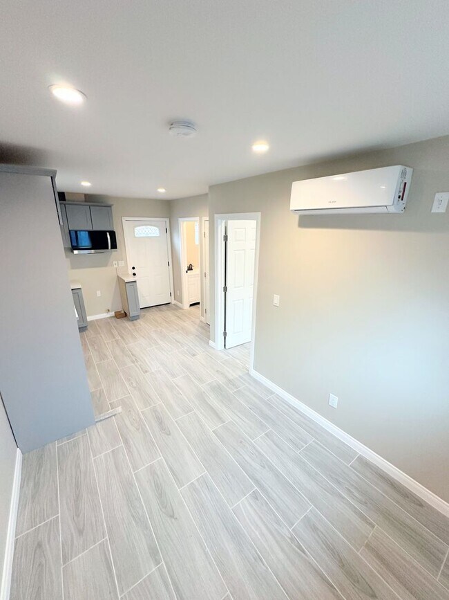 Foto del edificio - Gorgeous 1BD/1BA all appliances included. Move in ready!!