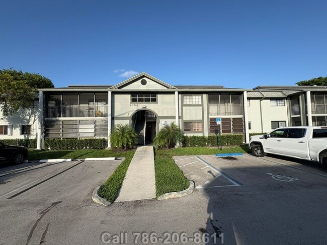 Building Photo - 20741 NE 4th Ct