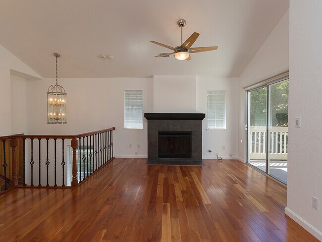 Foto del edificio - Delightful 3 Bedroom, 2 bath, Community Pool & Tennis, West Danville!