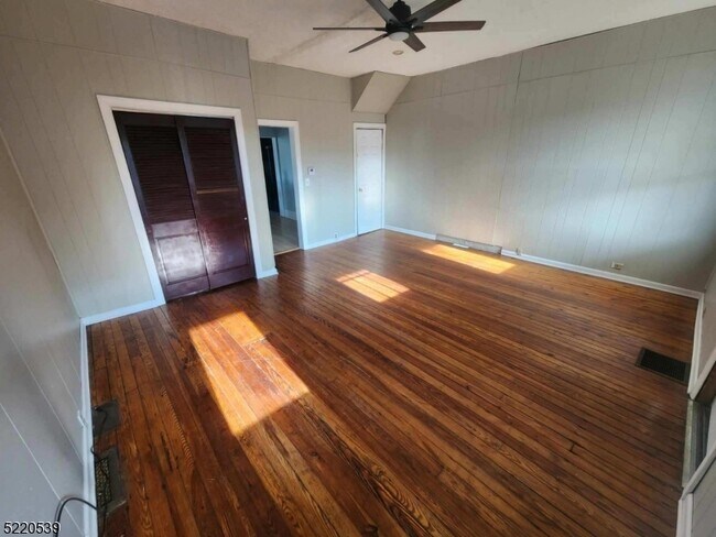 Foto del edificio - 1039 East Blvd