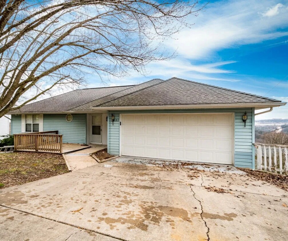 Foto principal - Spacious 4-Bedroom Home in Branson