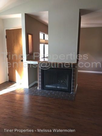 Foto del edificio - 2395 Alta Garden Ln