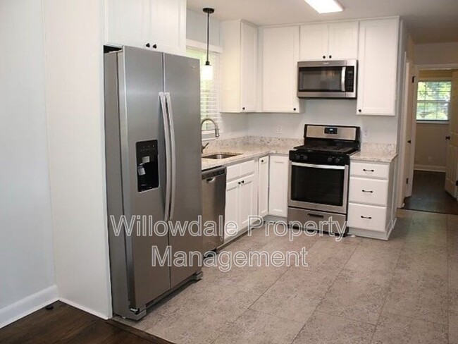 Building Photo - 5104 Kaplan Dr