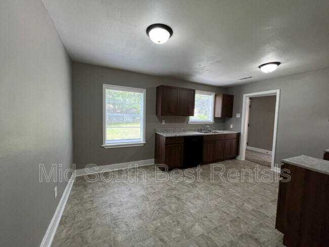 Foto del edificio - 808 E Dempster Ave