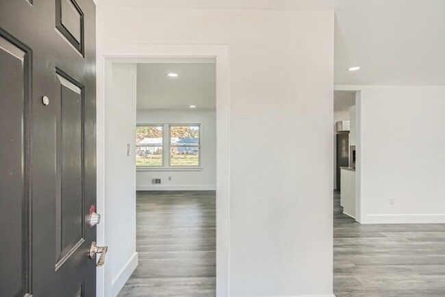 Building Photo - 4021 Sudbury Rd, Charlotte, NC, 28205