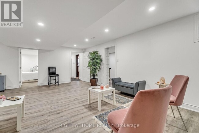 Building Photo - 373 Firglen Ridge