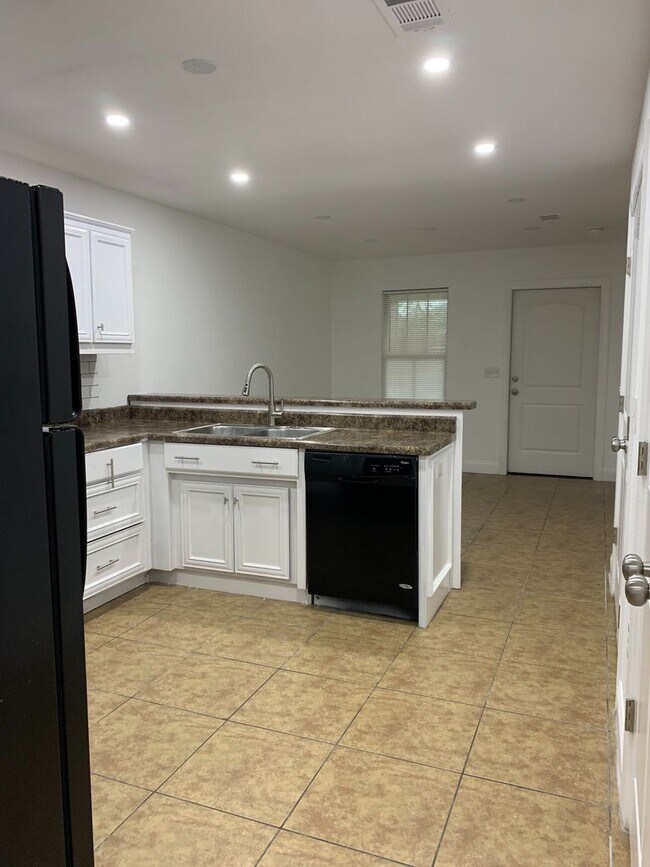 Building Photo - 262/263 - 4121 Mulligan Manor Lane