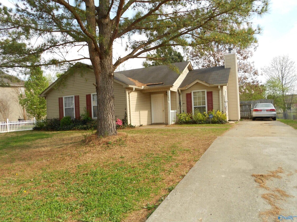 Foto principal - 2513 Reabok Cir SW