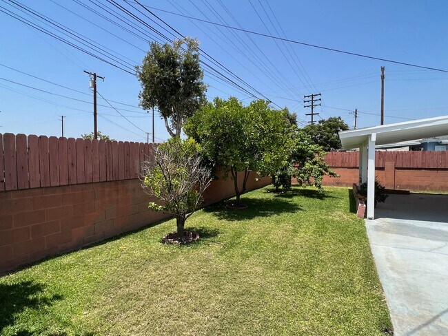 Foto del edificio - 3 Bedroom 2 Bath Well Kept Traditional Hom...