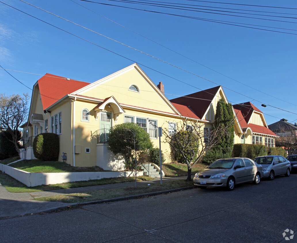 4402 Densmore Ave N, Seattle, WA 98103 4402 Densmore Ave N Seattle, WA