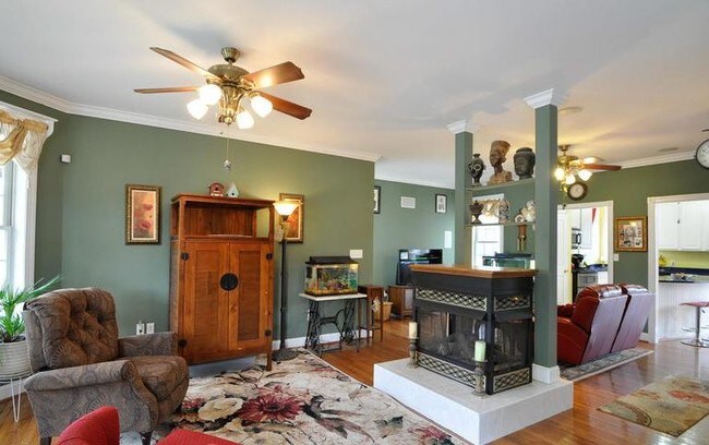 Building Photo - 202 Azalea Road