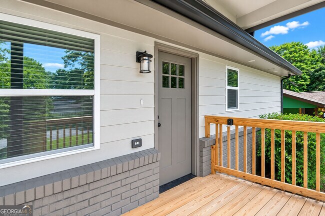 Foto del edificio - 1639 Bridgeport Dr NW