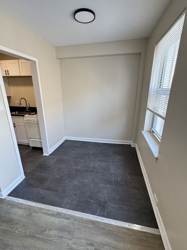 Interior Photo - 7220