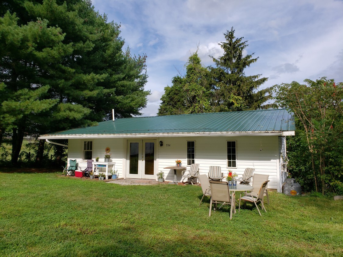 934 Council Ln, Blacksburg, VA 24060 House for Rent in Blacksburg, VA