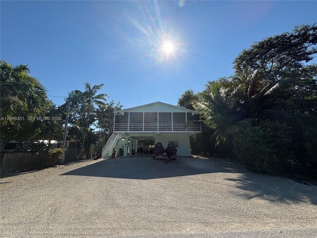 Foto del edificio - 63 Bass Ave