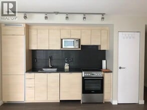 Building Photo - 489 Interurban Wy