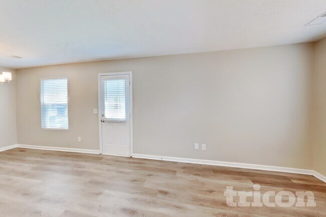 Foto del edificio - 5004 Millpond Ct