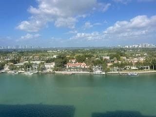 Foto del edificio - 5750 Collins Ave