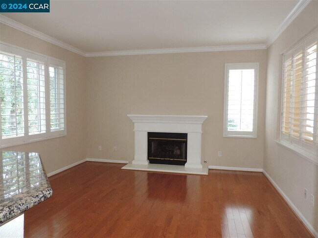 Foto del edificio - 219 Forest Creek Ln