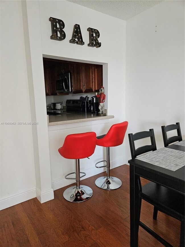 Foto del edificio - 9441 Live Oak Pl