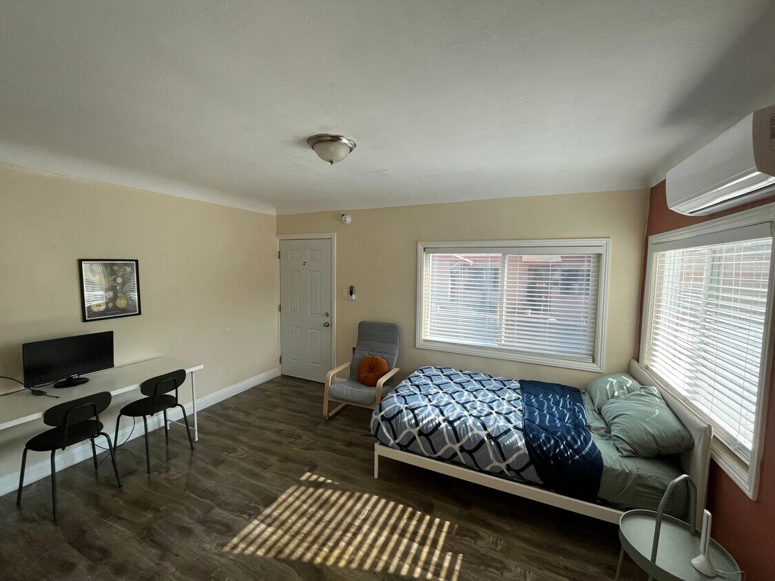 Foto del edificio - 2110 Keith St