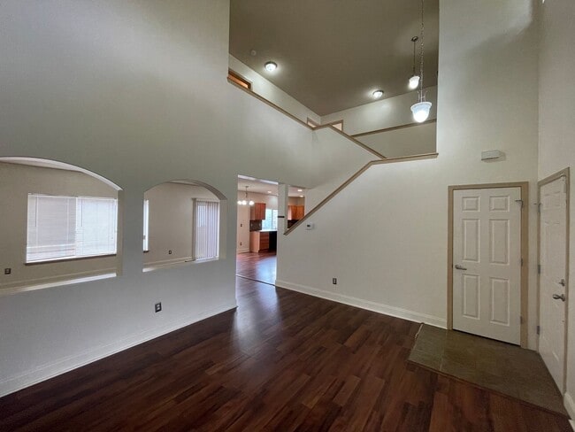 Building Photo - Perfect Home In a Perfect Location!