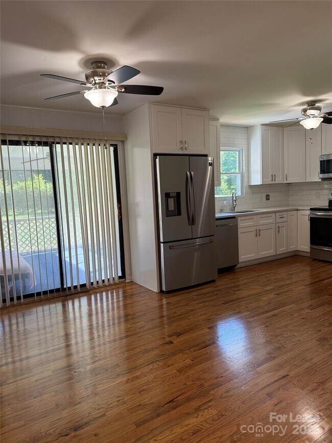 Building Photo - 203 Valleydale Dr