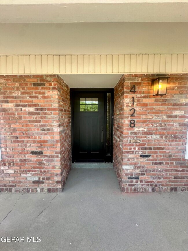 Building Photo - 4128 Perth Dr