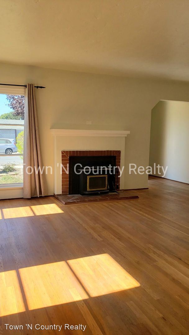 Foto del edificio - 3 br, 1.5 bath House - 317 Lorimer St.