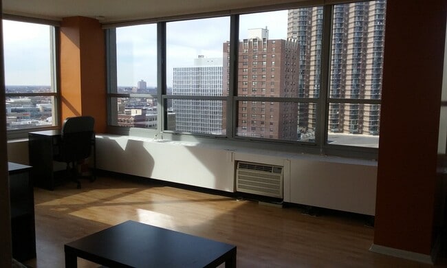 Building Photo - 3550 N Lake Shore Dr
