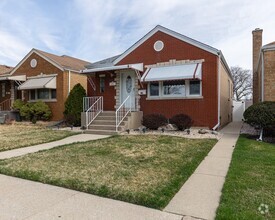 Building Photo - 2417 Northgate Ave