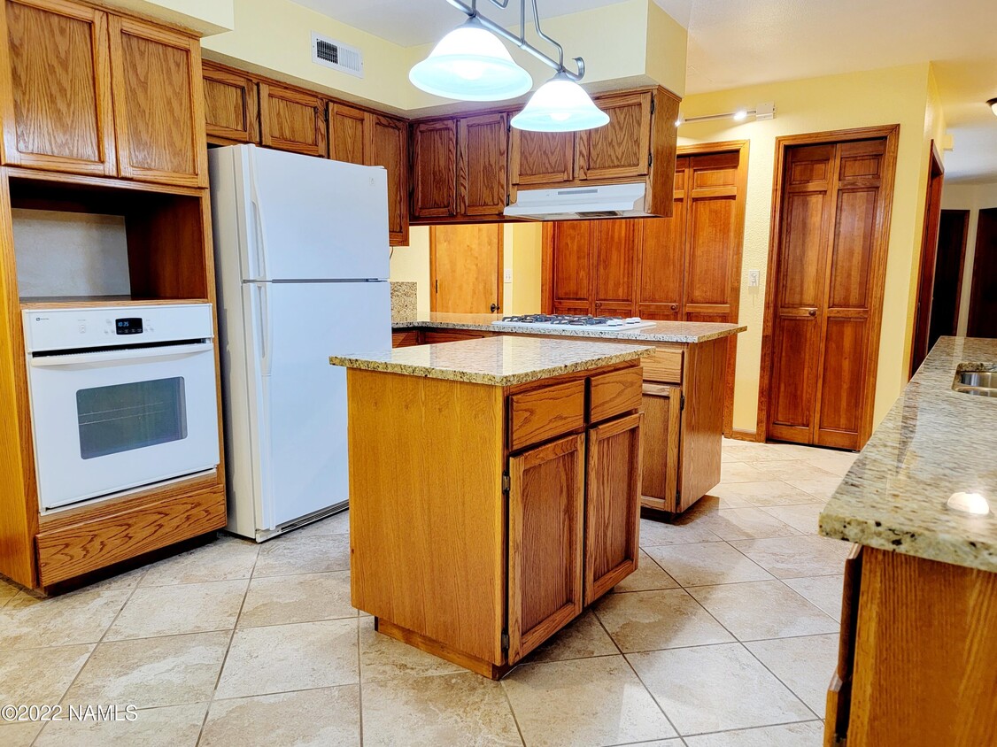 Foto del edificio - 2101 N Timberline Rd